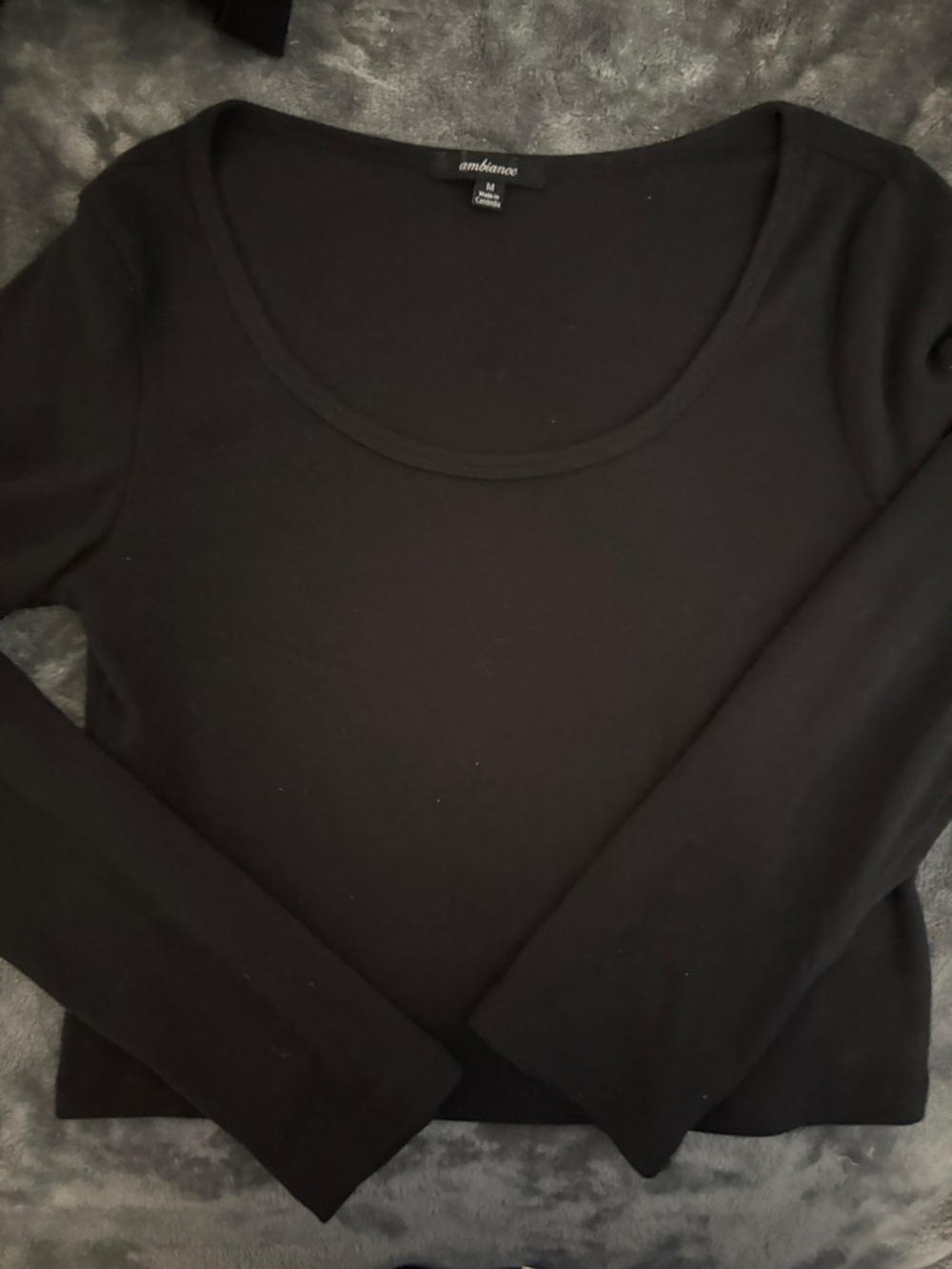 Black Scoop Neck Long Sleeve Tee